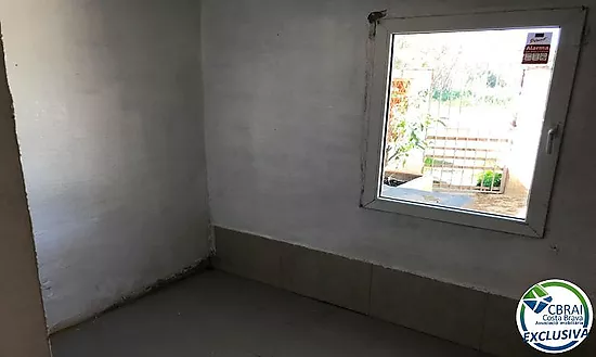 Your next project in Empuriabrava: house with garden and great potential