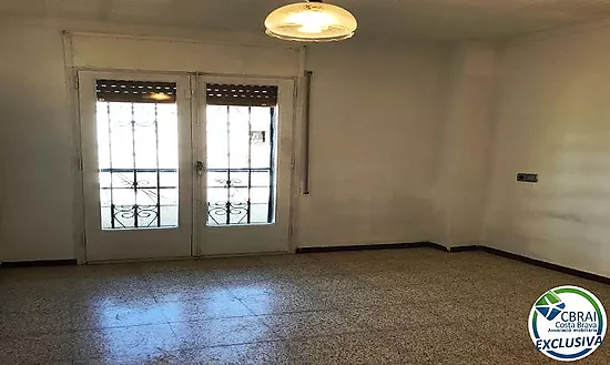 Your next project in Empuriabrava: house with garden and great potential