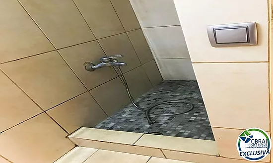 Your next project in Empuriabrava: house with garden and great potential