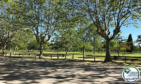 Your next project in Empuriabrava: house with garden and great potential