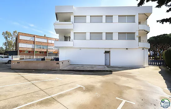 Appartement 3 pièces avec terrasse et place de parking au Port de Llançà
