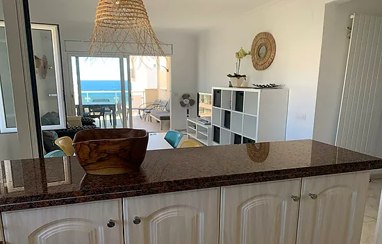 MAGNIFICENT APARTMENT WITH SEA VIEW IN SALATA ROSAS with tourist license