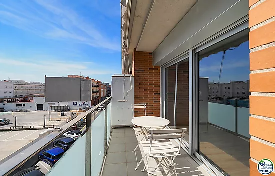 Duplex penthouse avec grande terrasse au centre de Roses