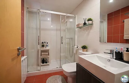 Duplex penthouse avec grande terrasse au centre de Roses