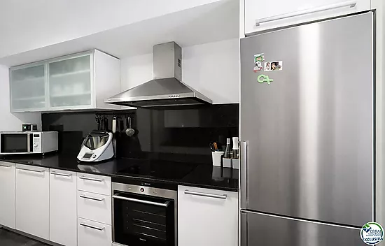 Duplex penthouse avec grande terrasse au centre de Roses