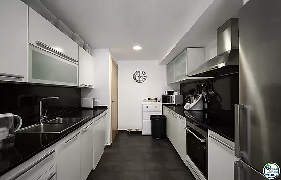 Duplex penthouse avec grande terrasse au centre de Roses