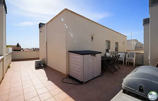 Duplex penthouse avec grande terrasse au centre de Roses