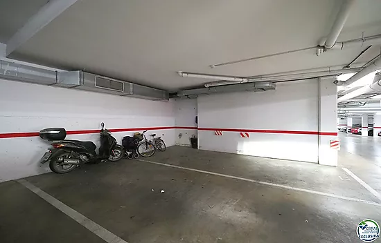 Duplex penthouse avec grande terrasse au centre de Roses