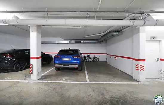 Duplex penthouse avec grande terrasse au centre de Roses