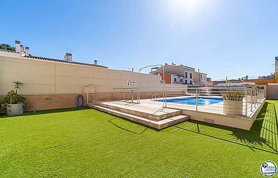 Piso de 2 habitaciones y piscina comunitaria- Mas Oliva, Roses