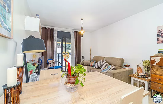 Piso de 2 habitaciones y piscina comunitaria- Mas Oliva, Roses