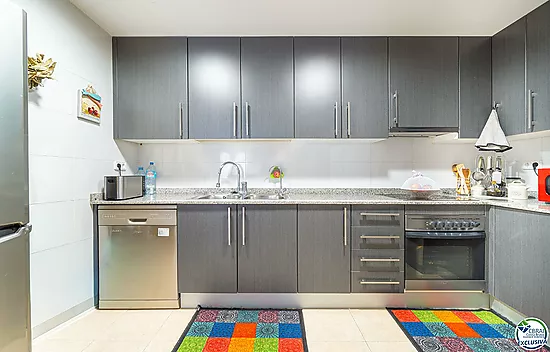 Piso de 2 habitaciones y piscina comunitaria- Mas Oliva, Roses