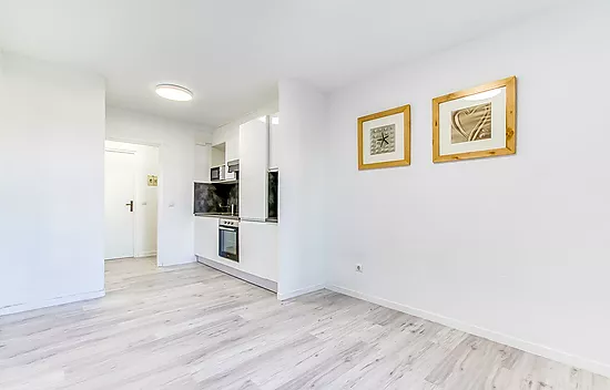 APPARTEMENT AU REZ-DE-CHAUSSÉE À EMPURIABRVA AVEC VUE SUR LE CANAL