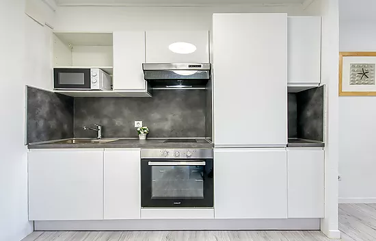 APPARTEMENT AU REZ-DE-CHAUSSÉE À EMPURIABRVA AVEC VUE SUR LE CANAL