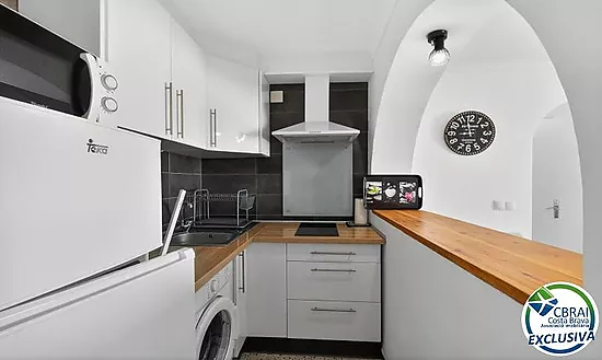 SÍLVIA Acogedor apartamento de 2 dormitorios y a 50m de la playa con licencia turística