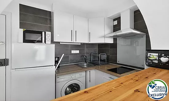 SÍLVIA Acogedor apartamento de 2 dormitorios y a 50m de la playa con licencia turística