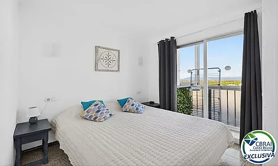 SÍLVIA Acogedor apartamento de 2 dormitorios y a 50m de la playa con licencia turística