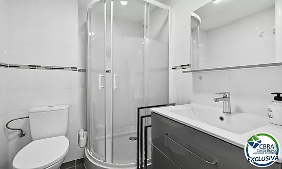 SÍLVIA Acogedor apartamento de 2 dormitorios y a 50m de la playa con licencia turística