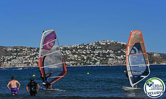 SÍLVIA Acogedor apartamento de 2 dormitorios y a 50m de la playa con licencia turística