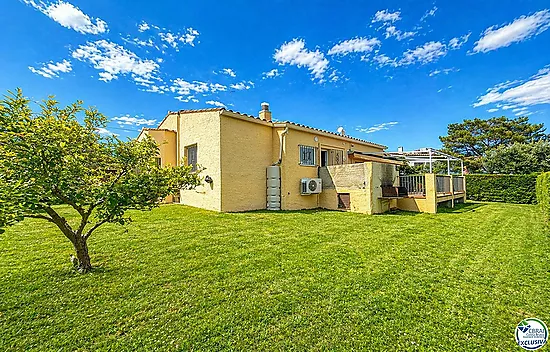 Charmante maison avec 4 vents, un grand terrain et une vue sur le Montgrí à Torre Gran (L’Estartit)