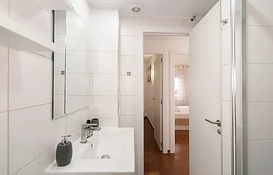 Piso renovado con 2 dormitorios en el centro de Empuriabrava