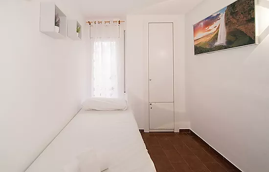 Piso renovado con 2 dormitorios en el centro de Empuriabrava