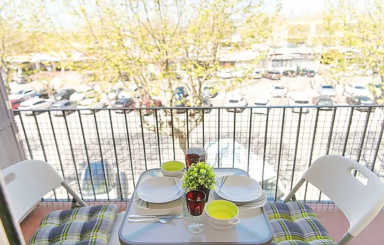 Piso renovado con 2 dormitorios en el centro de Empuriabrava