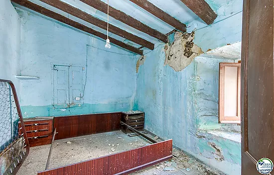 Authenticité et potentiel : Maison de village avec "voltes catalanes" au cœur de Palau-saverdera