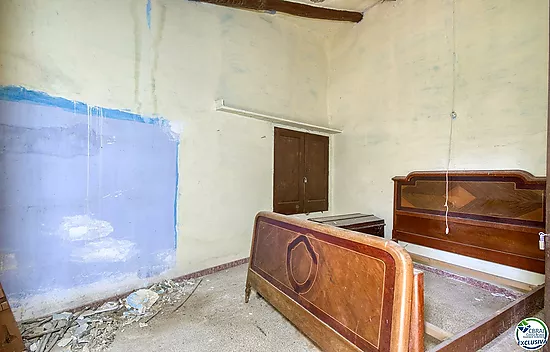 Authenticité et potentiel : Maison de village avec "voltes catalanes" au cœur de Palau-saverdera