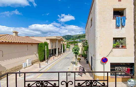 Authenticité et potentiel : Maison de village avec "voltes catalanes" au cœur de Palau-saverdera