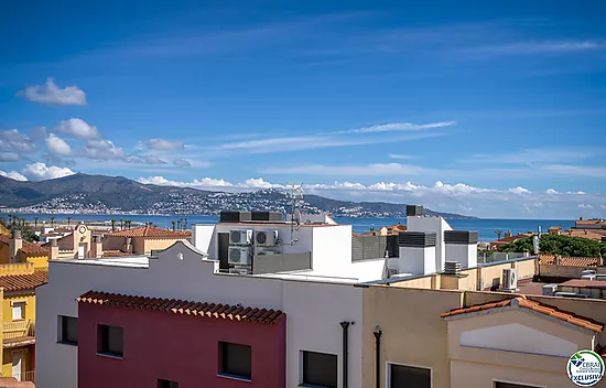 Nice apartment with beautiful terrace, and solarium with sea view