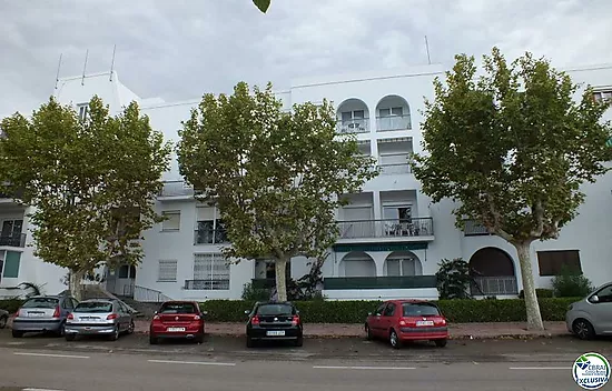 1 bedroom apartment near the centre with partial sea views
