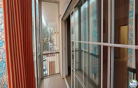 1 bedroom apartment near the centre with partial sea views