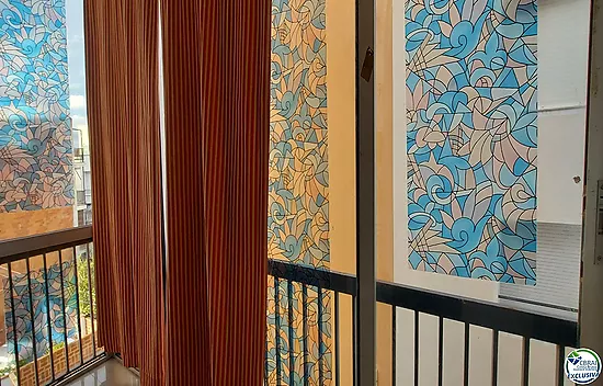 1 bedroom apartment near the centre with partial sea views