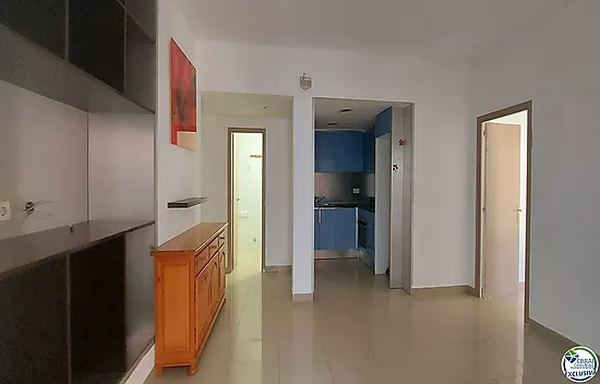 1 bedroom apartment near the centre with partial sea views