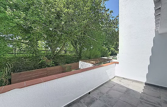 Casa de 3 habitaciones renovada en Montseny - Empuriabrava.