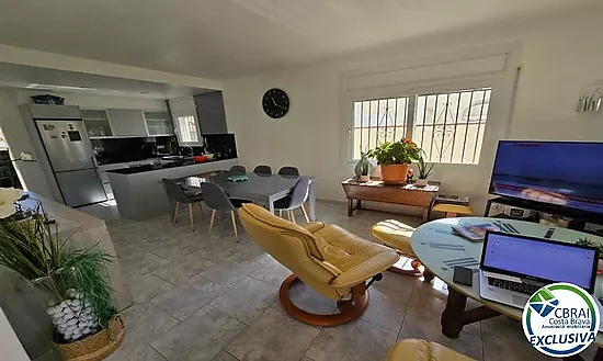 Maison avec piscine et licence touristique - secteur Peni