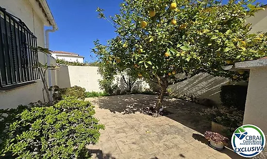 Maison avec piscine et licence touristique - secteur Peni