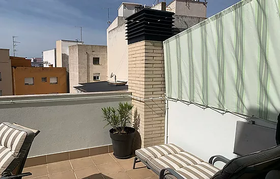 Très Bel Appartement Dernier Etage au Centre de Rosas