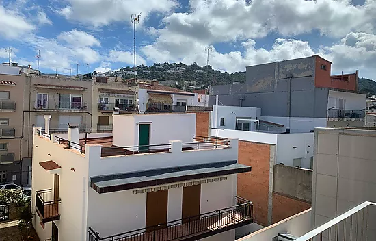 Très Bel Appartement Dernier Etage au Centre de Rosas