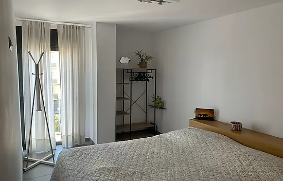 Très Bel Appartement Dernier Etage au Centre de Rosas