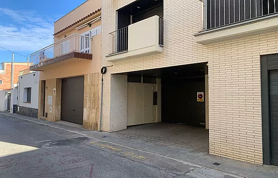 Très Bel Appartement Dernier Etage au Centre de Rosas