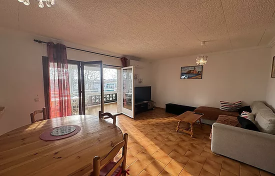 Apartment in Empuriabrava with port views and private mooring