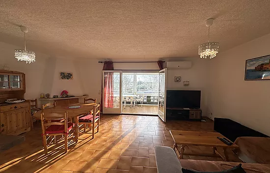 Apartment in Empuriabrava with port views and private mooring