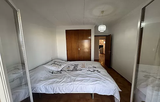 Apartment in Empuriabrava with port views and private mooring