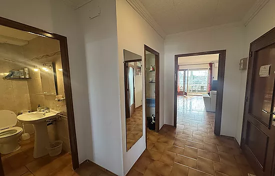Apartment in Empuriabrava with port views and private mooring