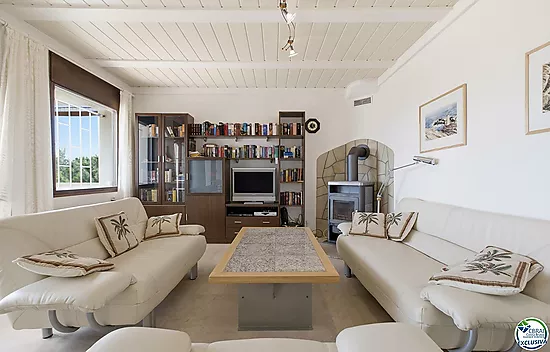 VILLA INDIVIDUELLE AVEC VUE MER, LICENCE TOURISTIQUE ET JARDIN FRUITIER