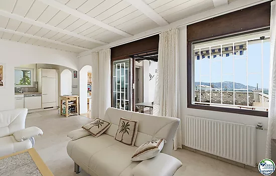 VILLA INDIVIDUELLE AVEC VUE MER, LICENCE TOURISTIQUE ET JARDIN FRUITIER