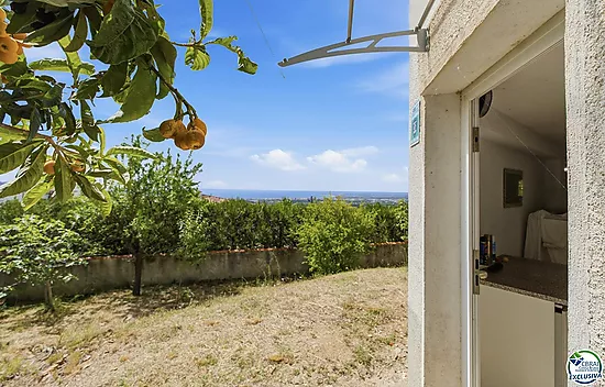 VILLA INDIVIDUELLE AVEC VUE MER, LICENCE TOURISTIQUE ET JARDIN FRUITIER