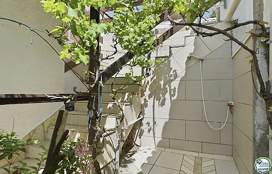 VILLA INDIVIDUELLE AVEC VUE MER, LICENCE TOURISTIQUE ET JARDIN FRUITIER